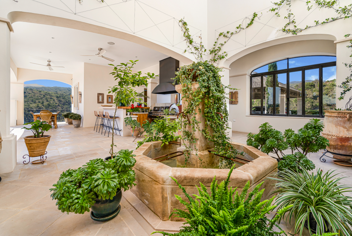 Nature-Edge Villa in Monte Mayor, Benahavís