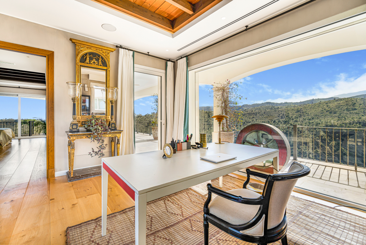 Nature-Edge Villa in Monte Mayor, Benahavís