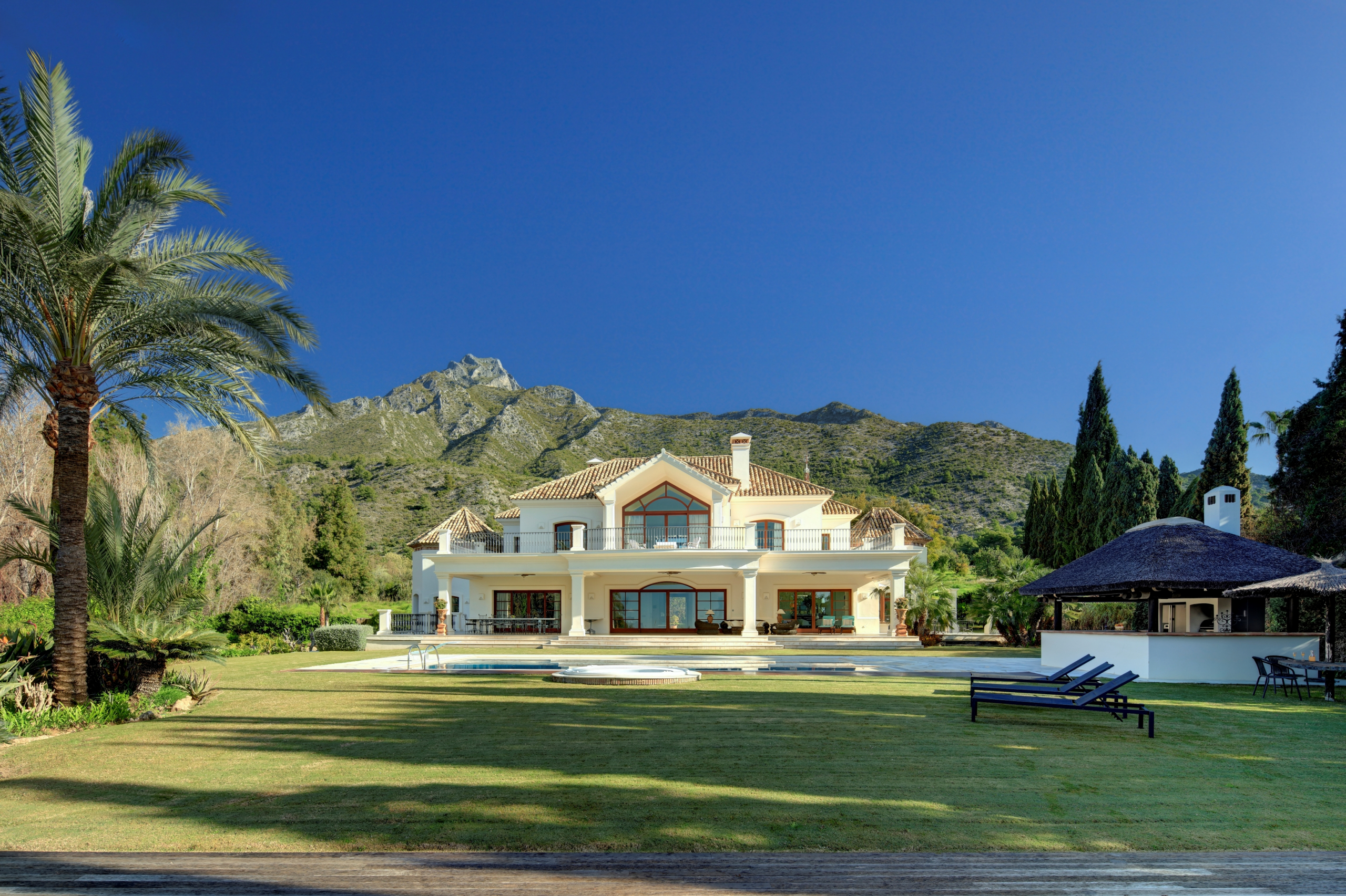 Luxury Villa with Sea Views on Marbella’s Golden Mile