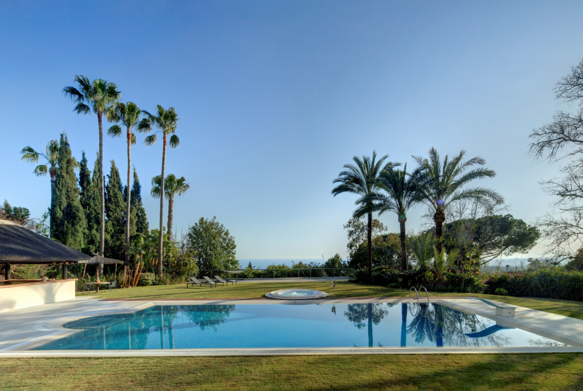 Luxury Villa with Sea Views on Marbella’s Golden Mile