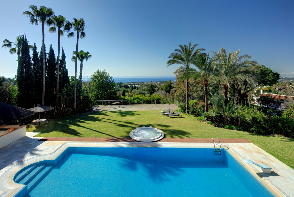 Luxury Villa with Sea Views on Marbella’s Golden Mile