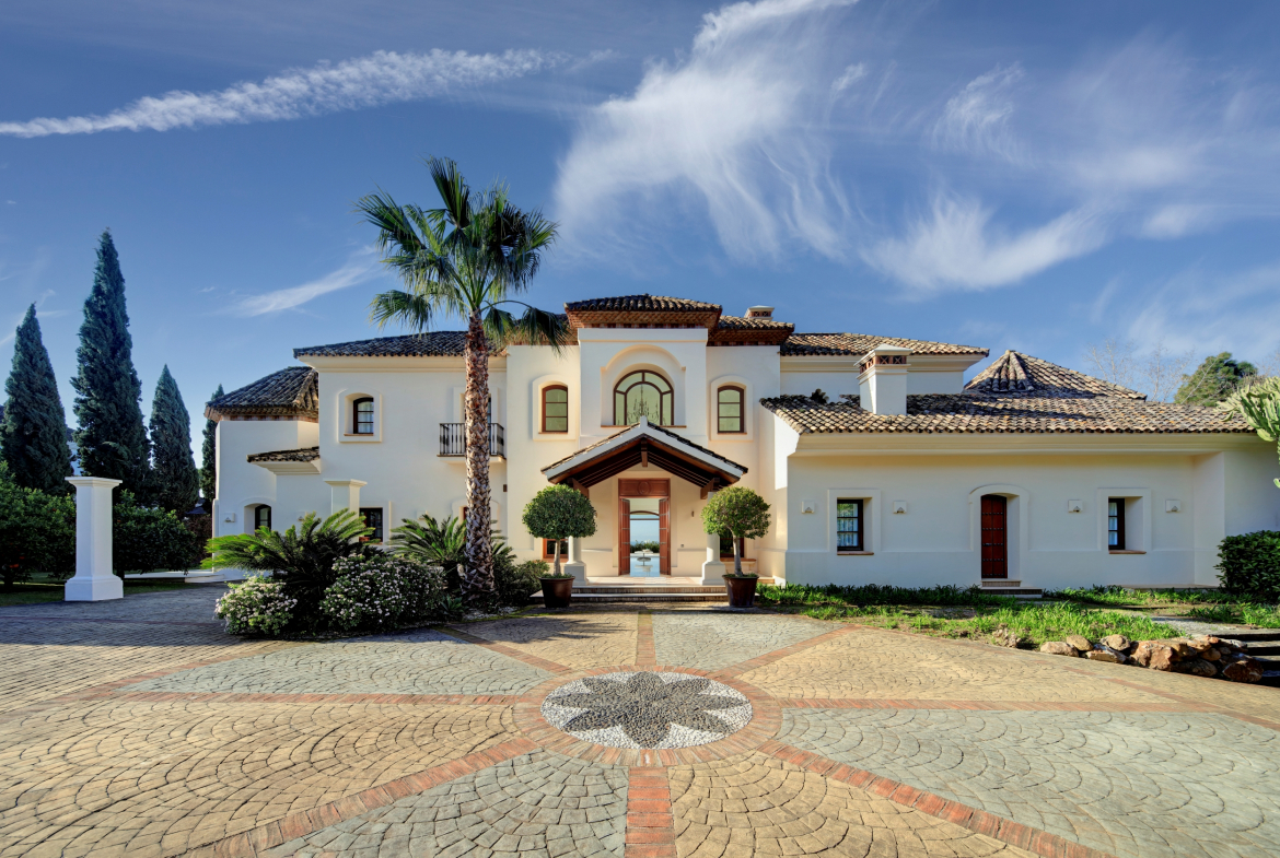 Luxury Villa with Sea Views on Marbella’s Golden Mile