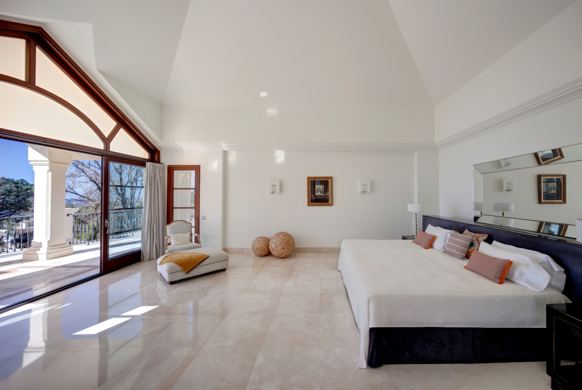 Luxury Villa with Sea Views on Marbella’s Golden Mile