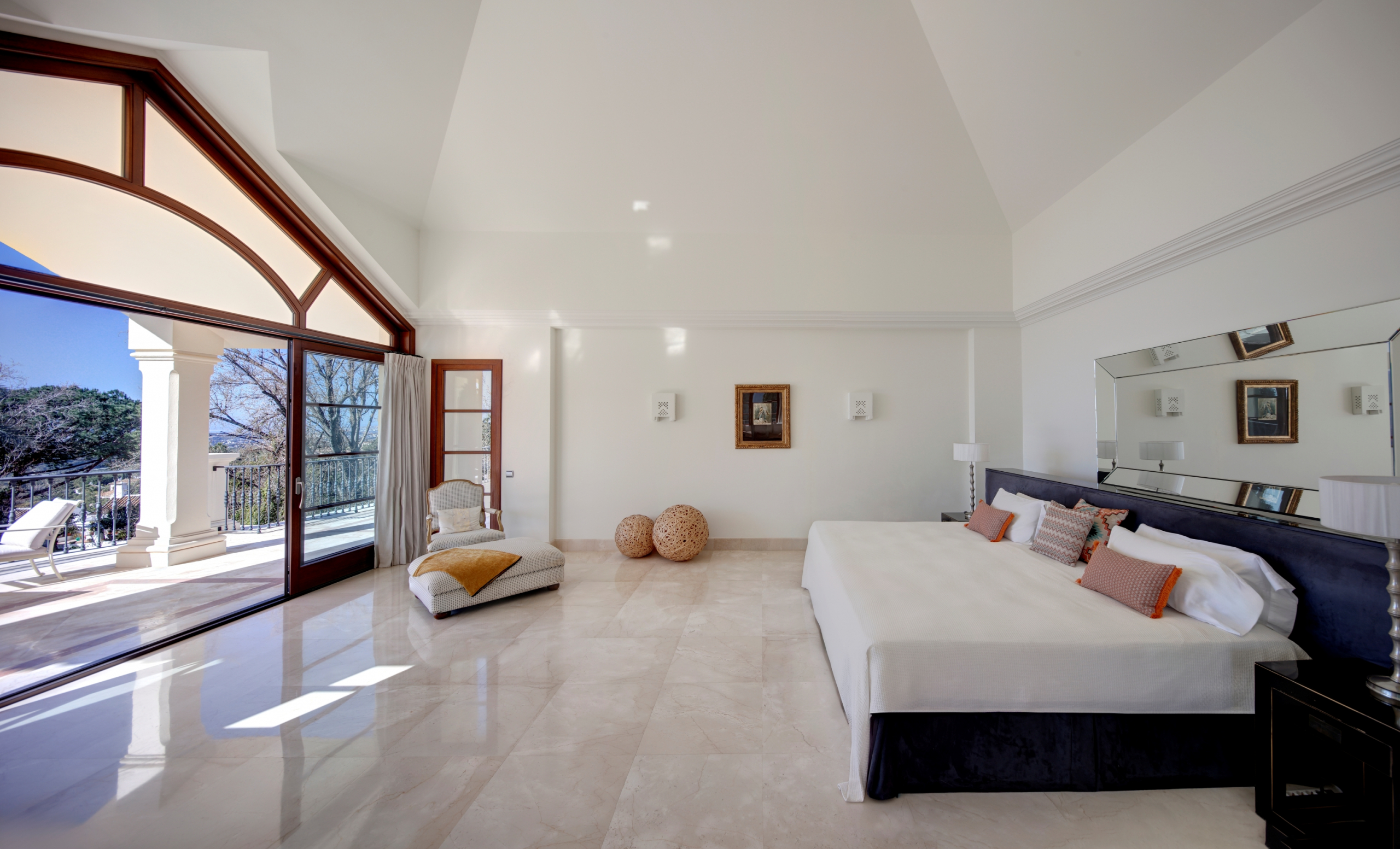 Luxury Villa with Sea Views on Marbella’s Golden Mile