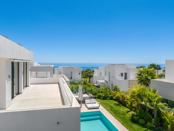 Luxury Contemporary Villa in La Finca de Marbella