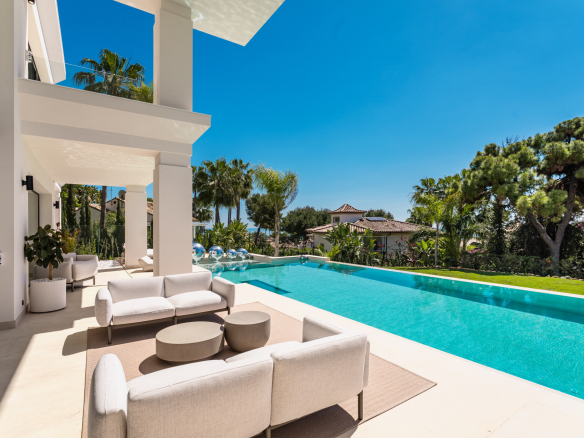 Sierra Blanca Marbella villa 6 Bedrooms