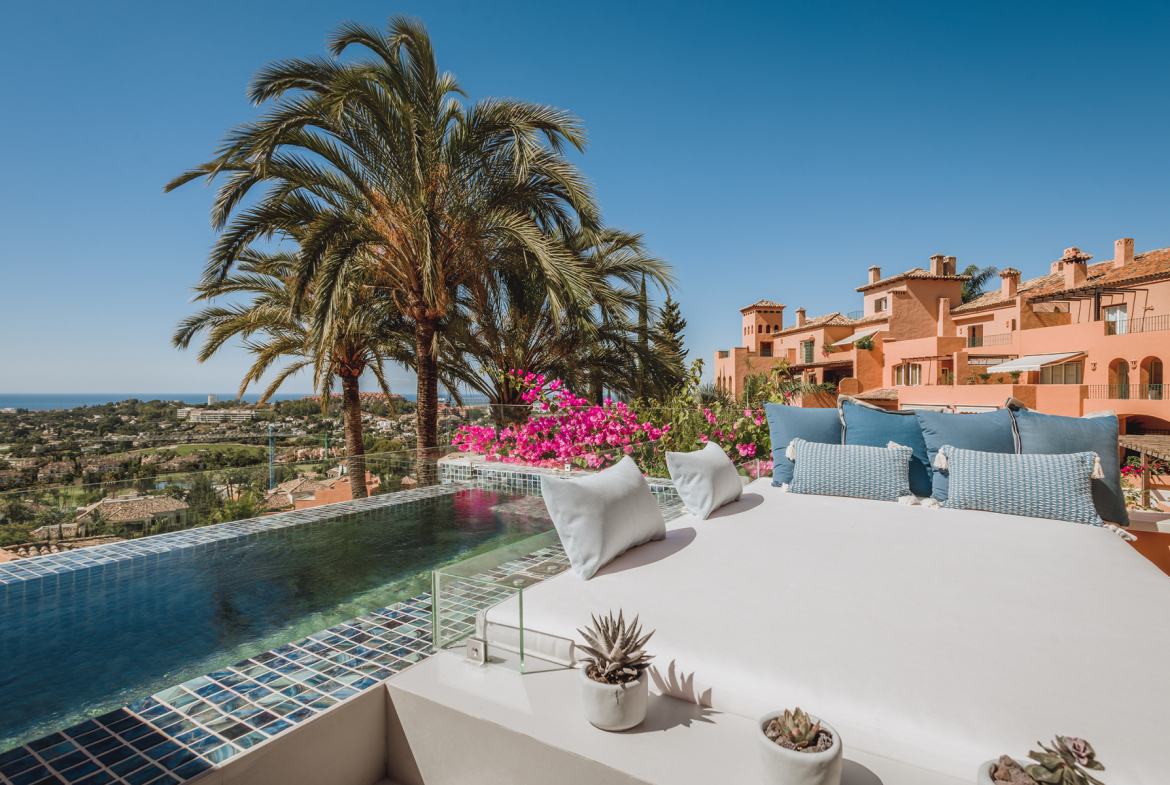 Nueva Andalucia Marbella penthouse 3 Bedrooms