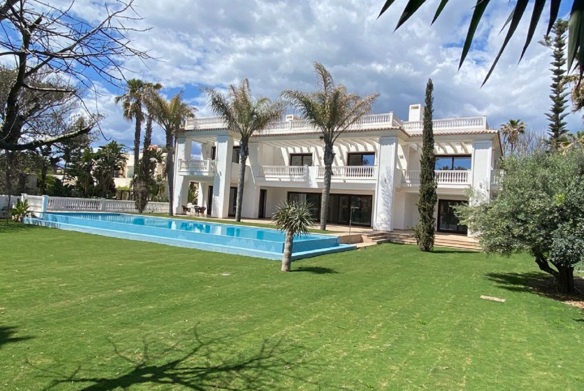 Estepona villa 6 Bedrooms