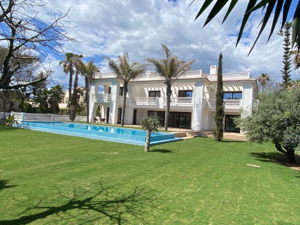 Estepona villa 6 Bedrooms