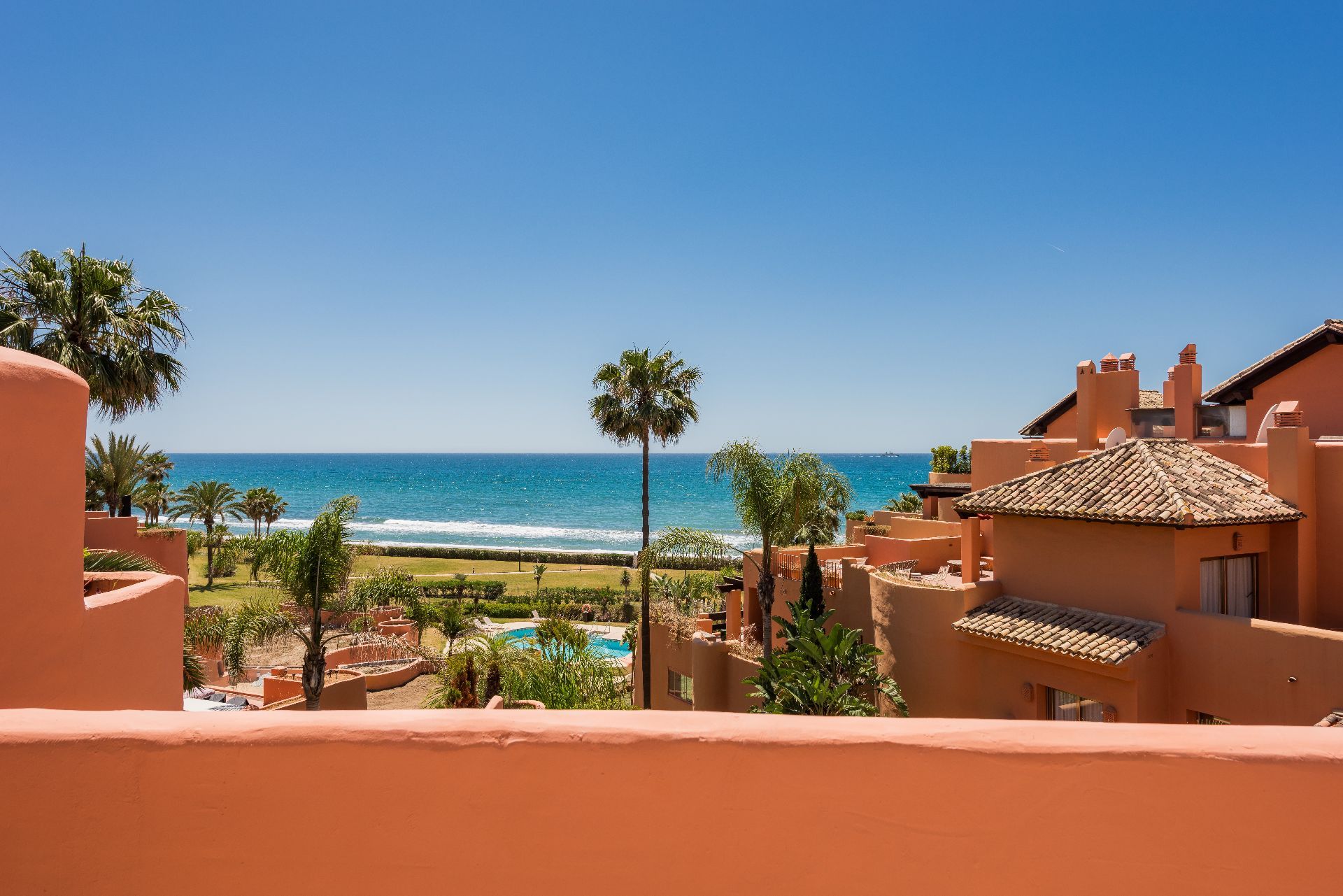 luxo-estate-1 Rio Real Marbella penthouse 4 Bedrooms