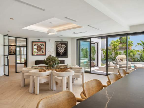 Estepona villa 6 Bedrooms