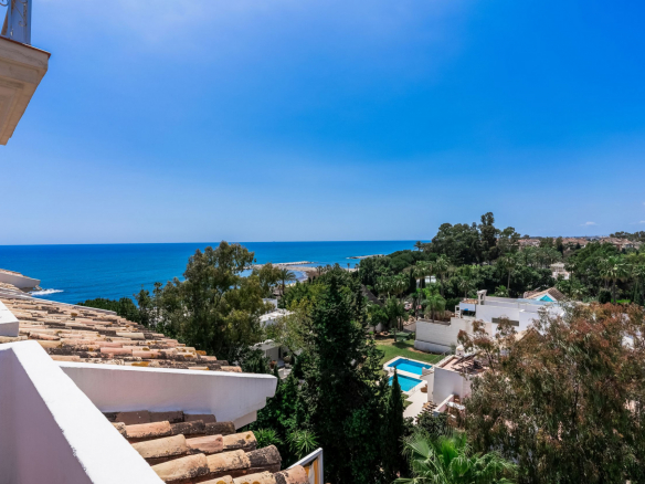 Puerto Banus Marbella penthouse 3 Bedrooms