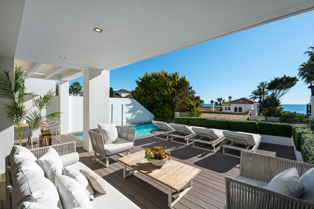 luxo-estate-1 Marbella Golden Mile Marbella villa 4 Bedrooms
