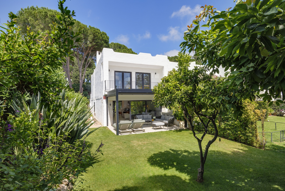 Nueva Andalucia Marbella villa 3 Bedrooms