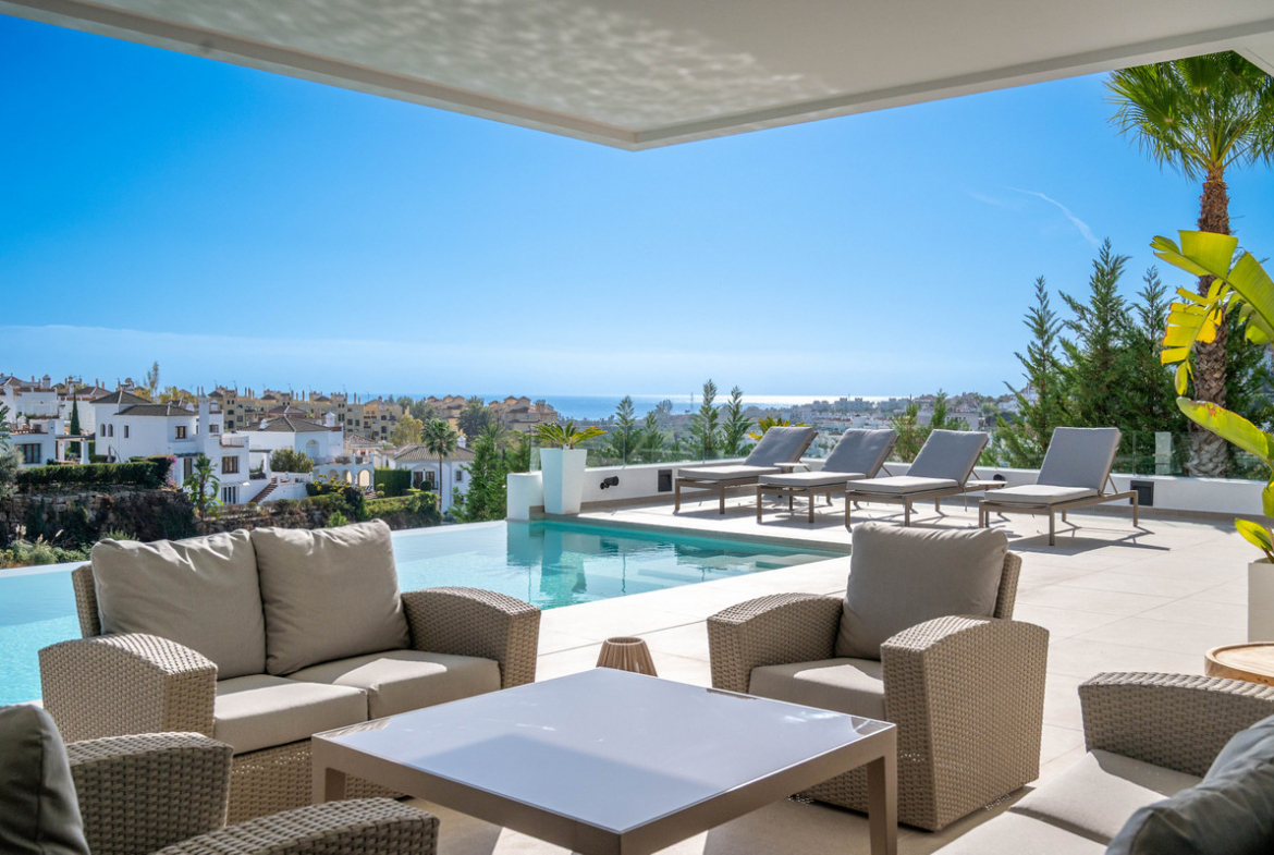 New Golden Mile Estepona villa 6 Bedrooms