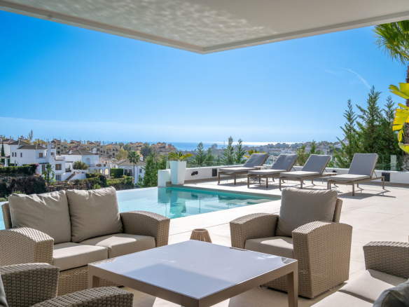 New Golden Mile Estepona villa 6 Bedrooms