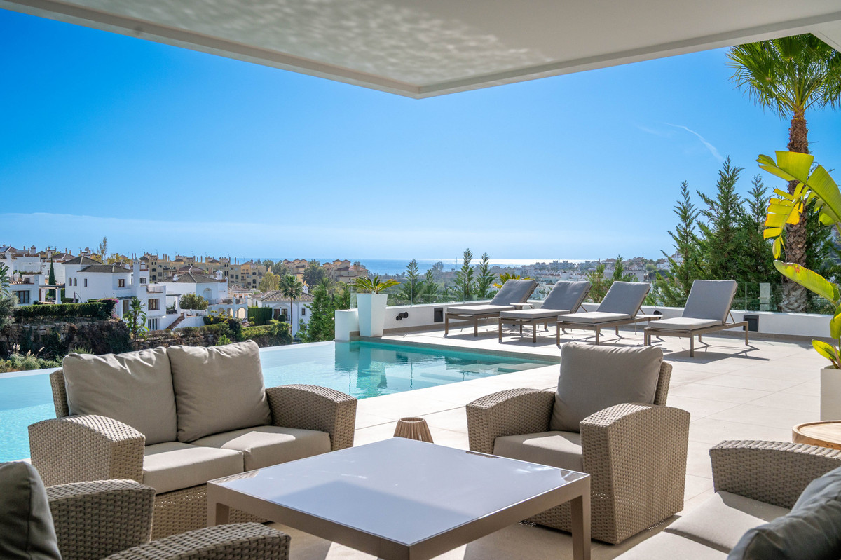 New Golden Mile Estepona villa 6 Bedrooms