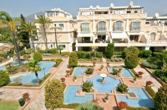 Nueva Andalucia Marbella townhouse 3 Bedrooms