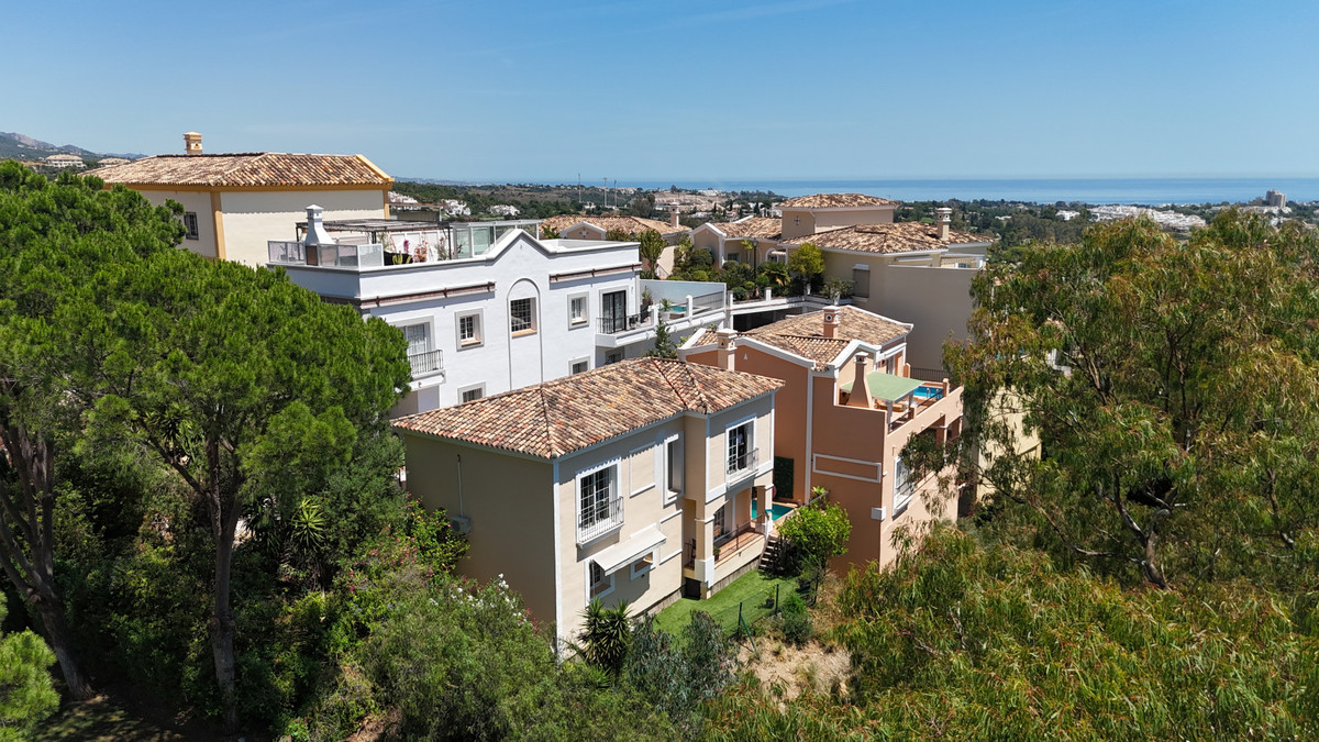 Nueva Andalucia Marbella villa 3 Bedrooms