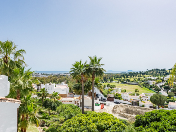 La Alqueria Benahavis penthouse 3 Bedrooms