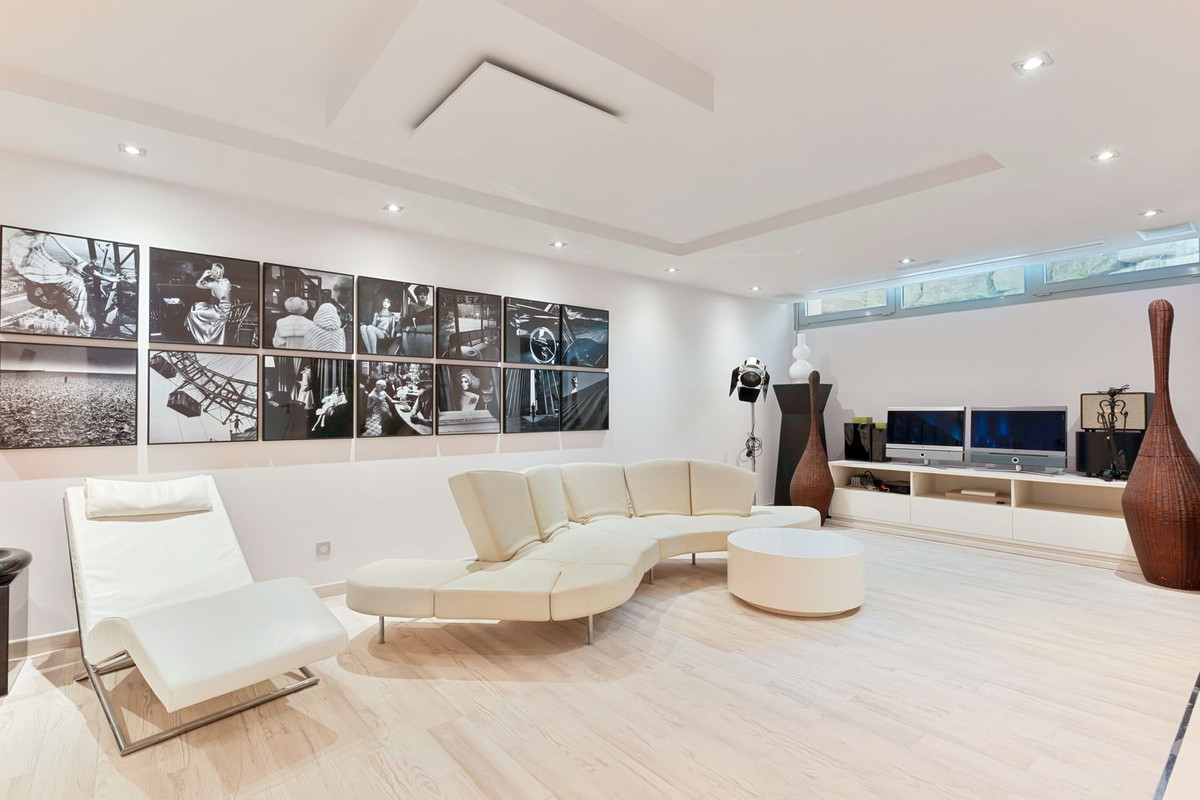 luxo-estate-1 Sierra Blanca Marbella townhouse 4 Bedrooms