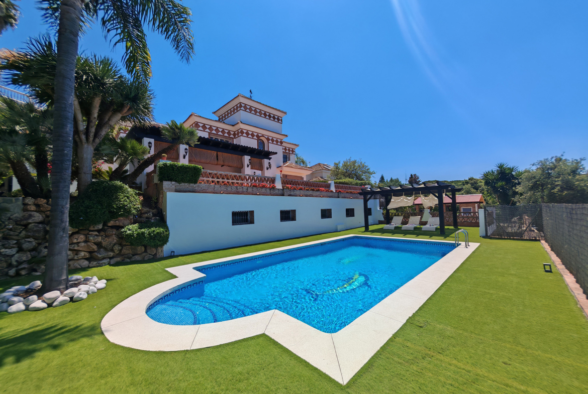 Elviria Marbella villa 4 Bedrooms