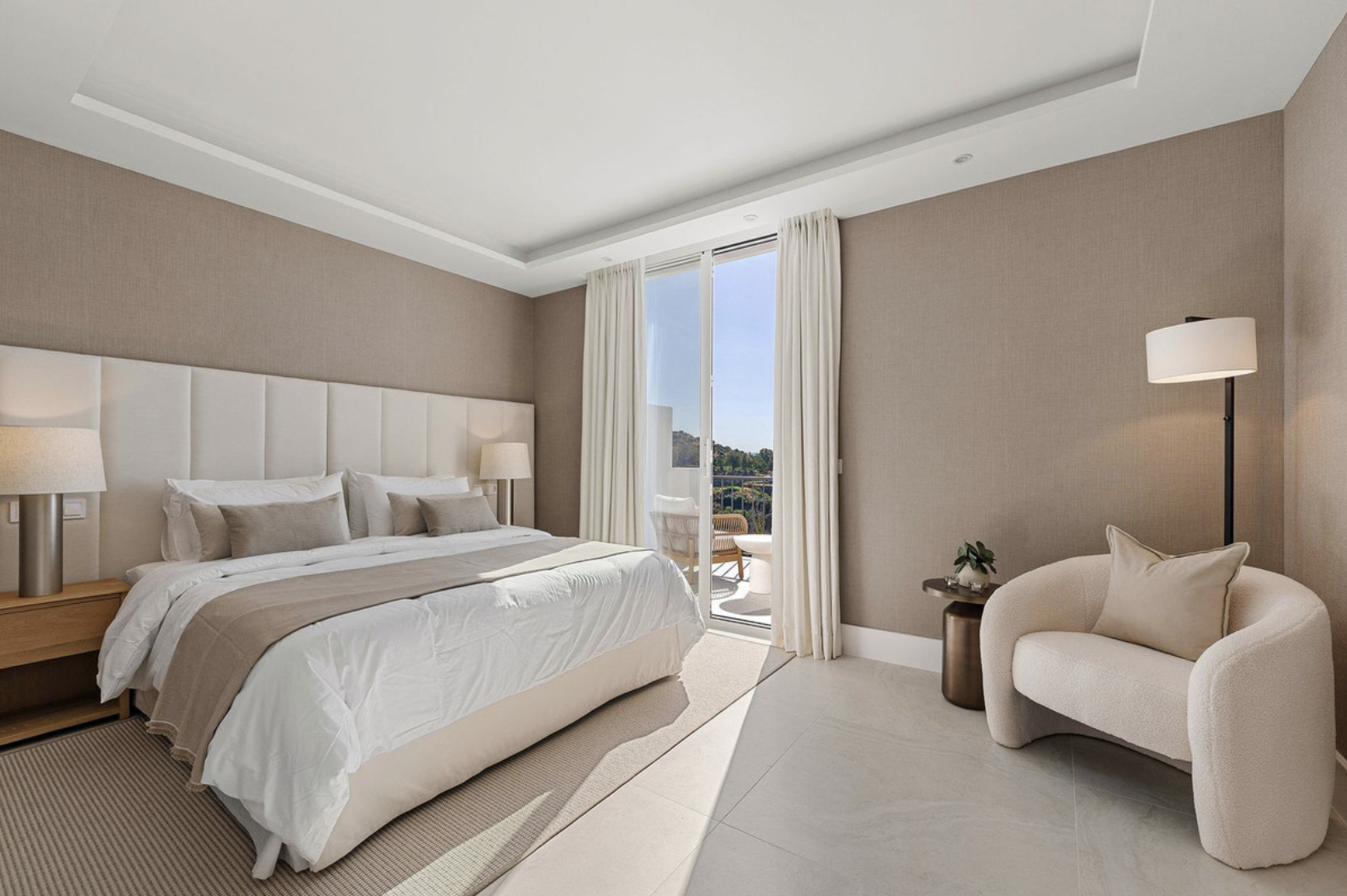 luxo-estate-1 La Quinta Benahavis townhouse 4 Bedrooms