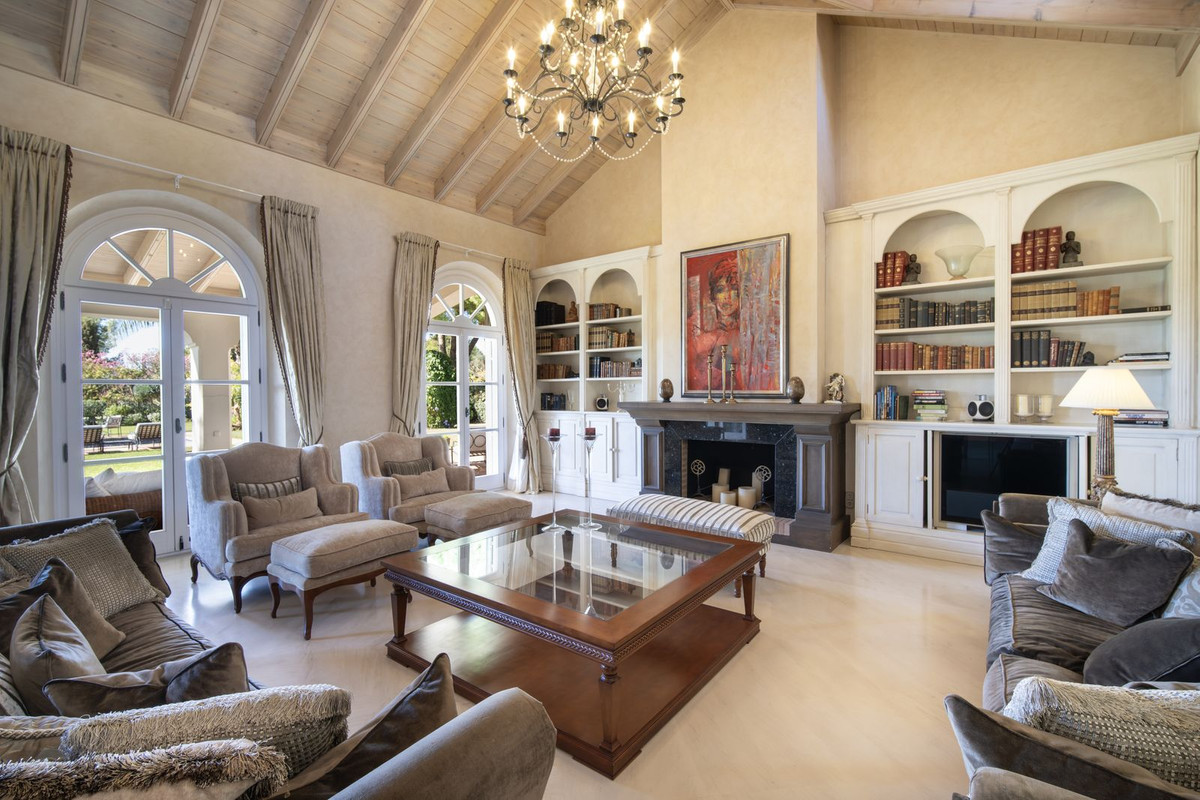 luxo-estate-1 Marbella Golden Mile Marbella villa 7 Bedrooms