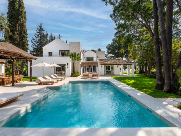 Nueva Andalucia Marbella villa 5 Bedrooms