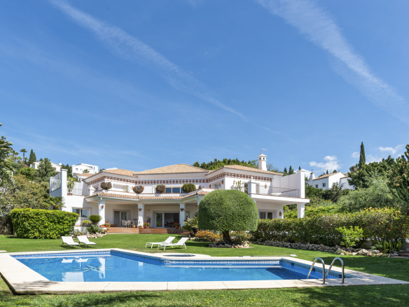 El Paraiso Alto Benahavis villa 6 Bedrooms