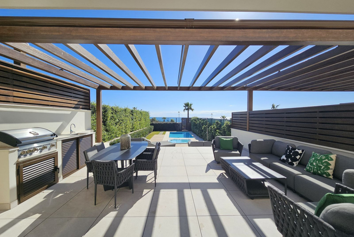 New Golden Mile Estepona townhouse 4 Bedrooms