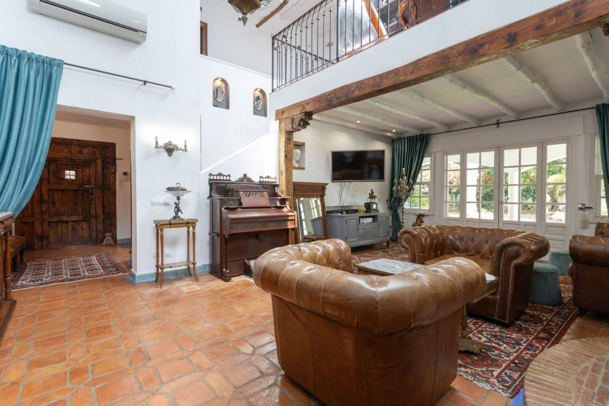 Guadalmina Baja San Pedro Alcantara villa 4 Bedrooms