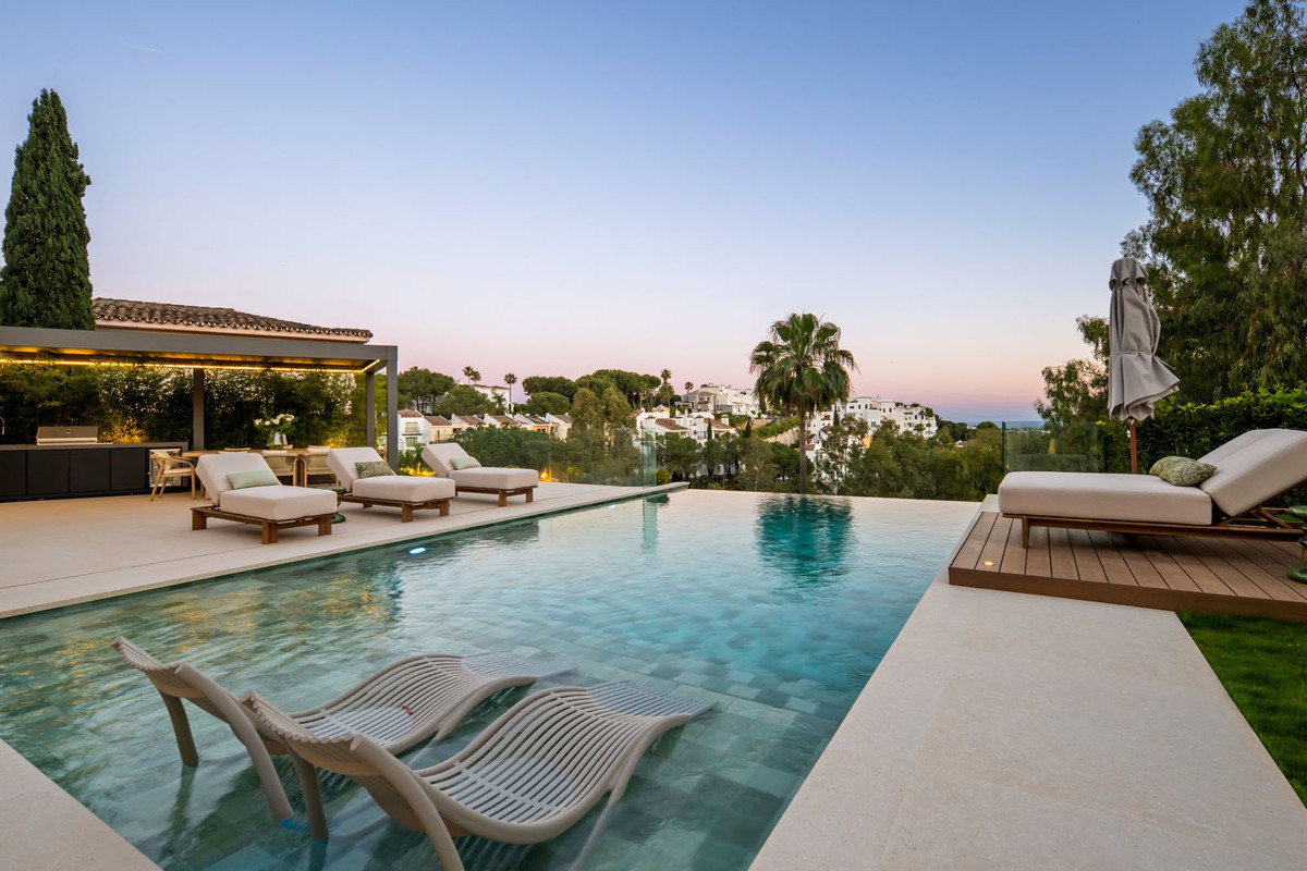 luxo-estate-1 Benahavis villa 6 Bedrooms