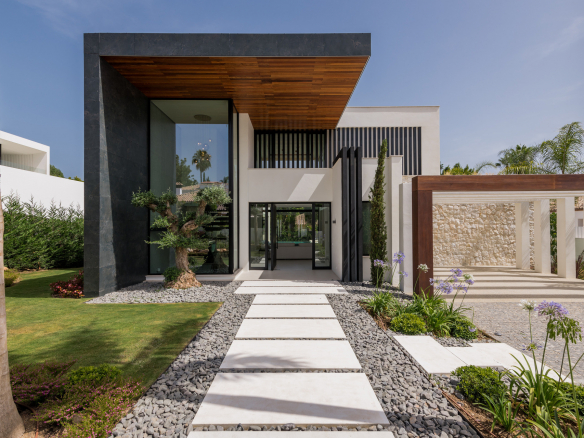 Nueva Andalucia Marbella villa 5 Bedrooms