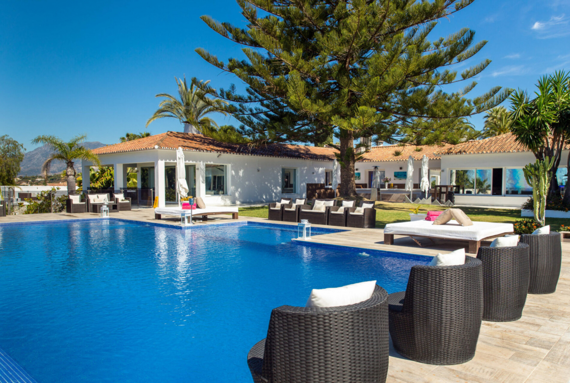 Elviria Marbella villa 8 Bedrooms