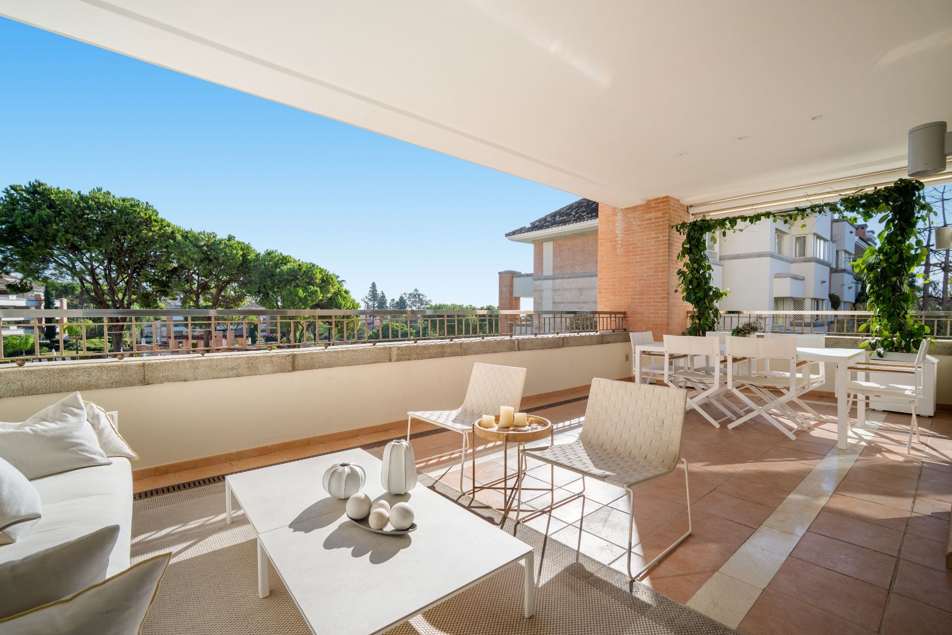 luxo-estate-1 Marbella Golden Mile Marbella apartment 4 Bedrooms