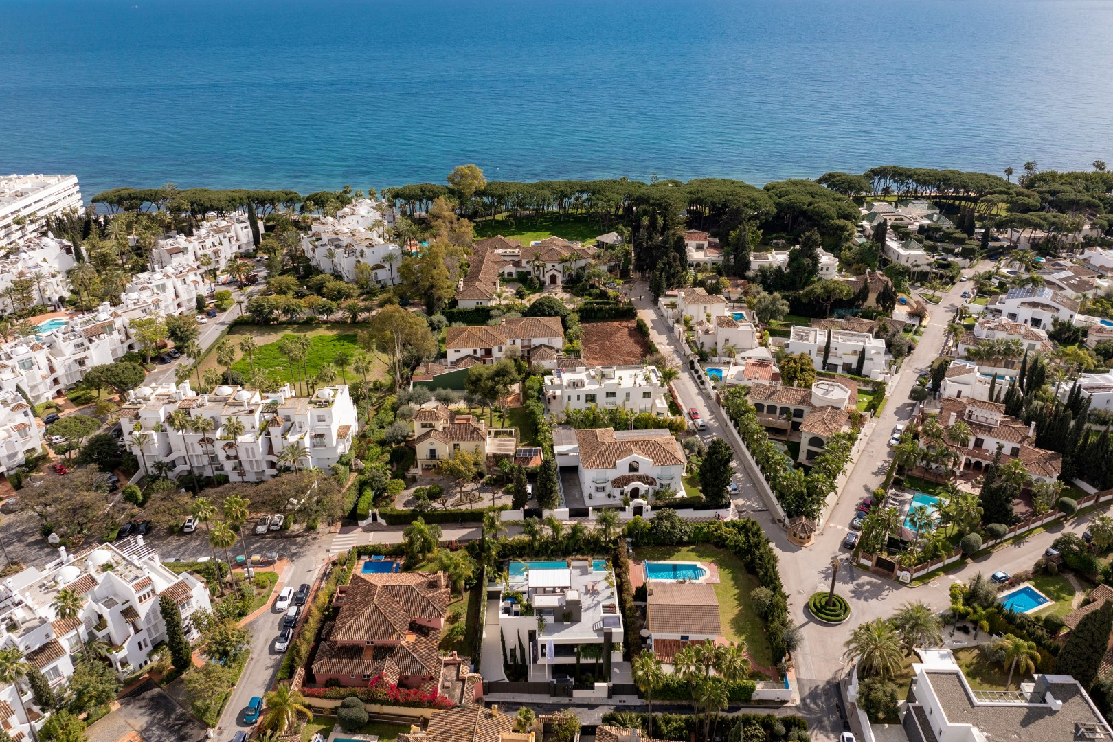 luxo-estate-1 Marbella Golden Mile Marbella villa 5 Bedrooms