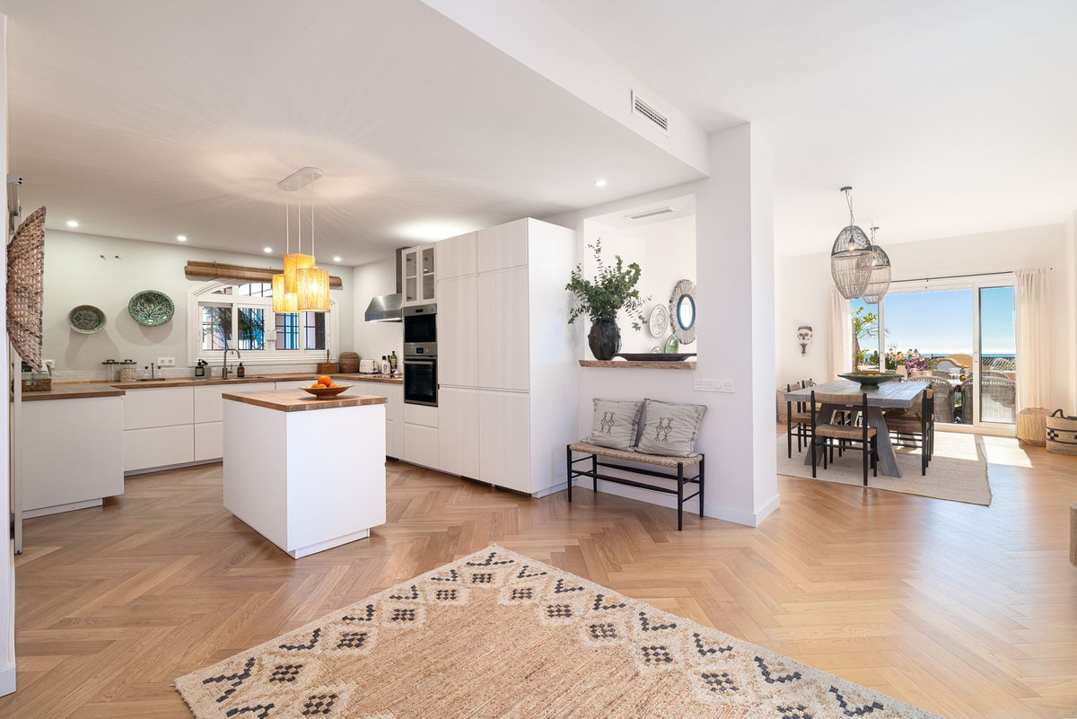 luxo-estate-1 Nueva Andalucia Marbella apartment 3 Bedrooms