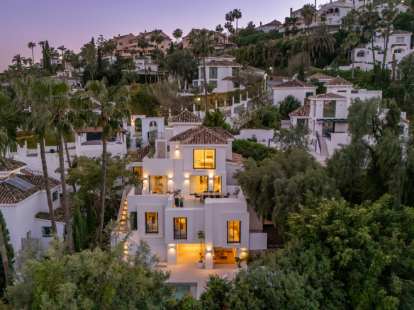 Nueva Andalucia Marbella villa 5 Bedrooms