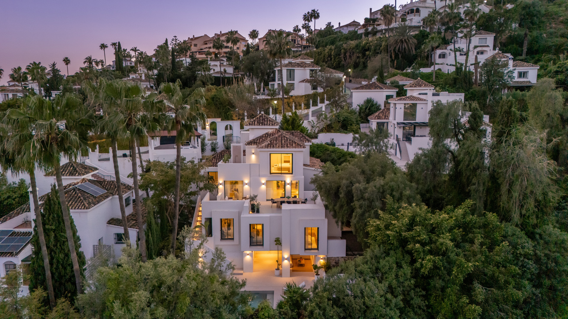 Nueva Andalucia Marbella villa 5 Bedrooms
