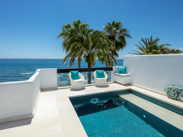 Beachfront Duplex Penthouse for Sale in Puente Romano