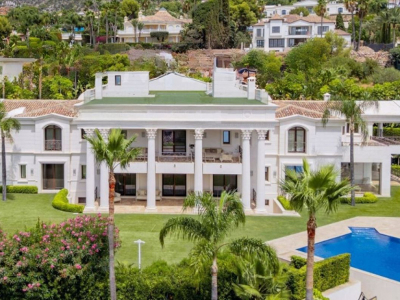 Award-Winning Luxury Mansion in Sierra Blanca