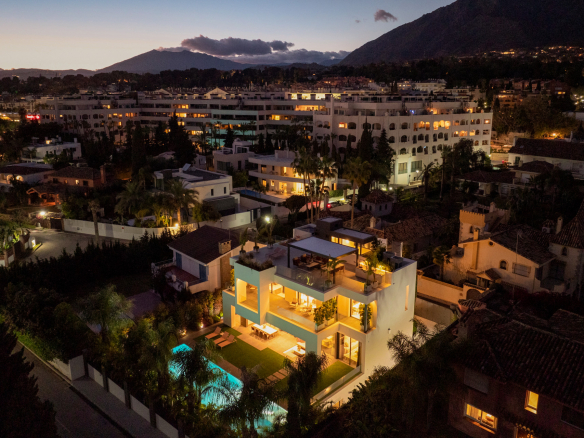 Marbella Golden Mile Marbella villa 5 Bedrooms
