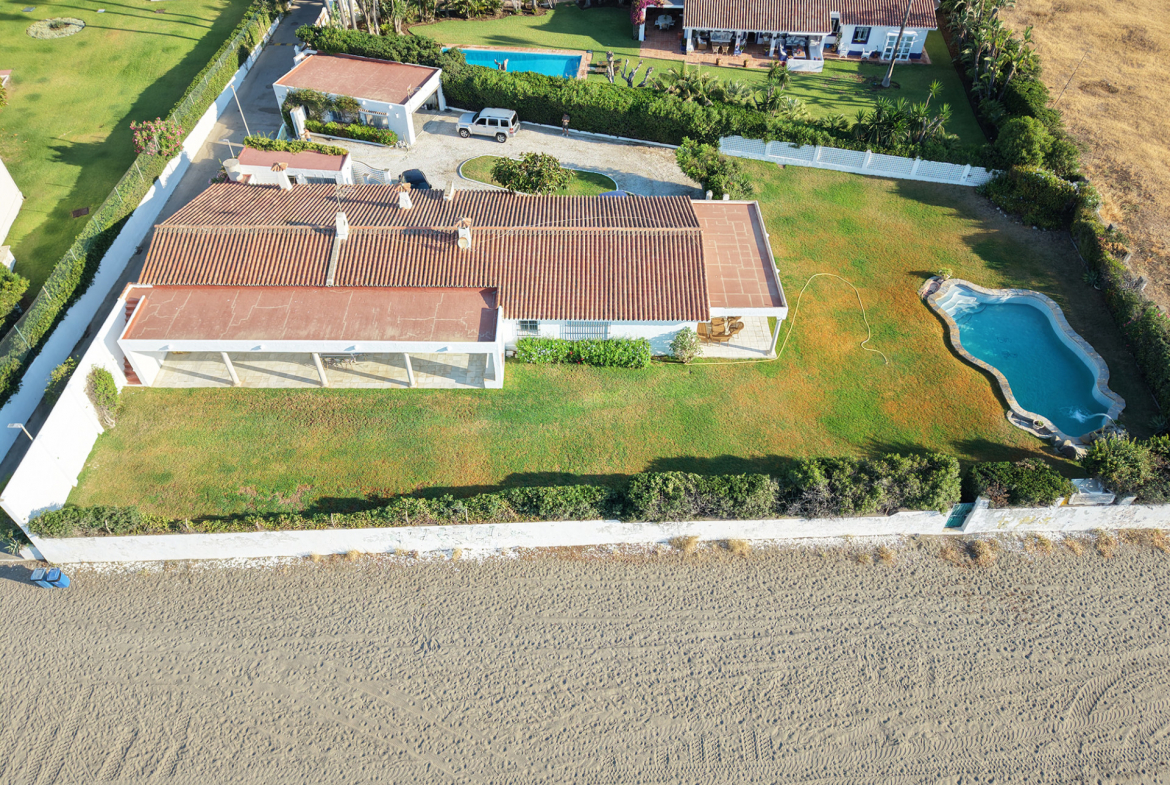 Guadalmina Baja San Pedro Alcantara villa 4 Bedrooms