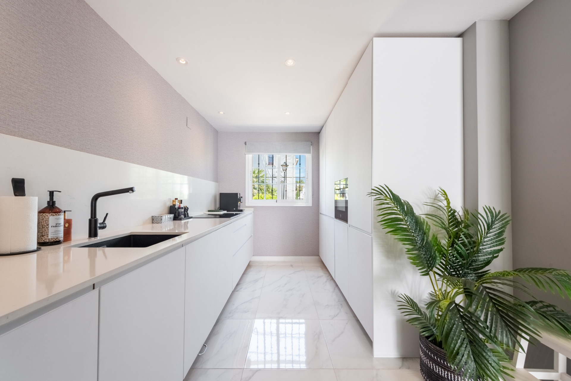 luxo-estate-1 Marbella Golden Mile Marbella townhouse 3 Bedrooms