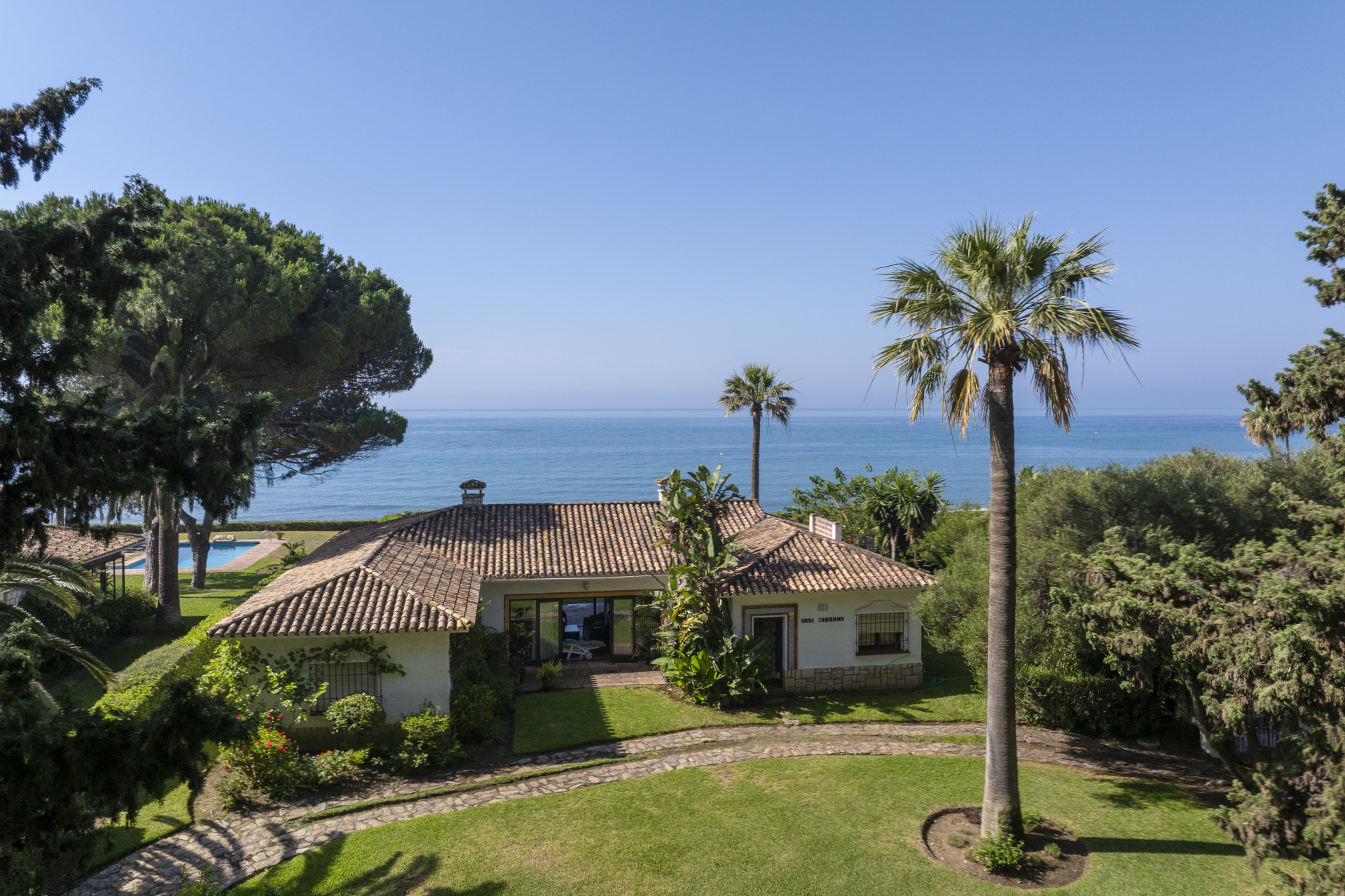 Estepona villa 5 Bedrooms