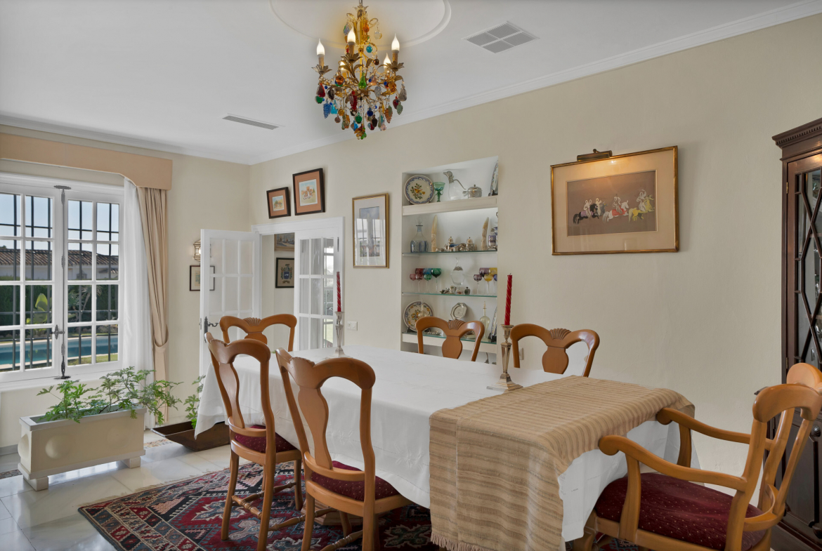 Nueva Andalucia Marbella villa 6 Bedrooms