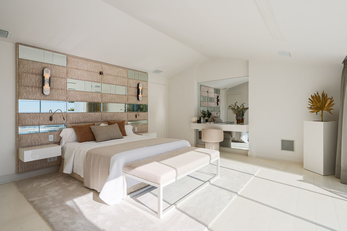 luxo-estate-10 Marbella Golden Mile Marbella villa 4 Bedrooms