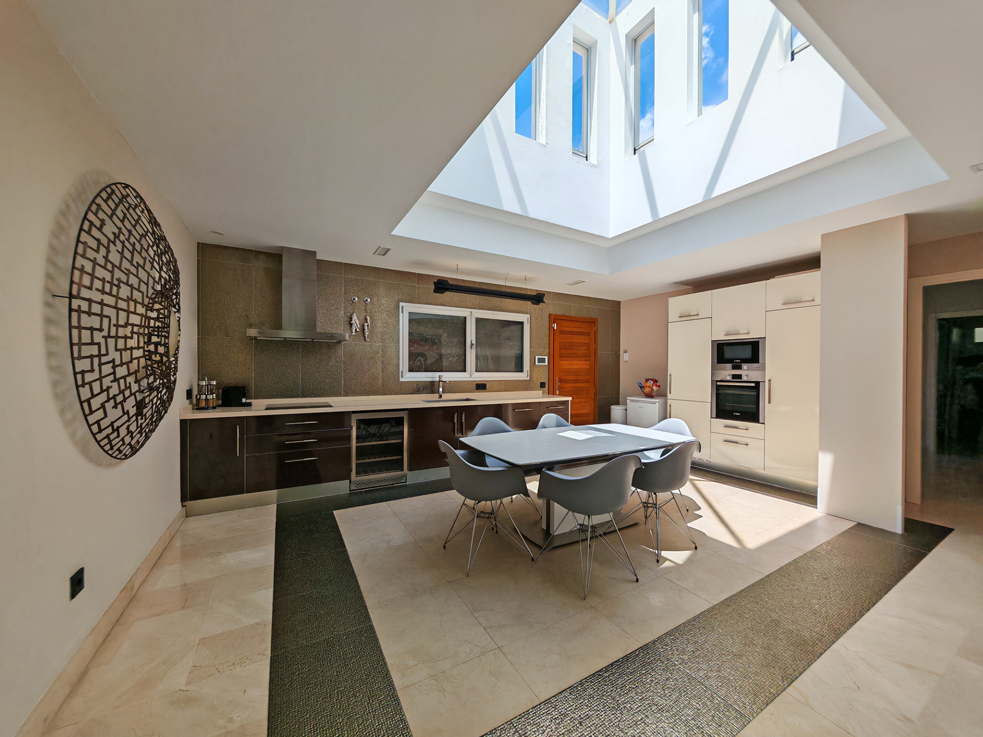 luxo-estate-10 El Rosario Marbella villa 3 Bedrooms