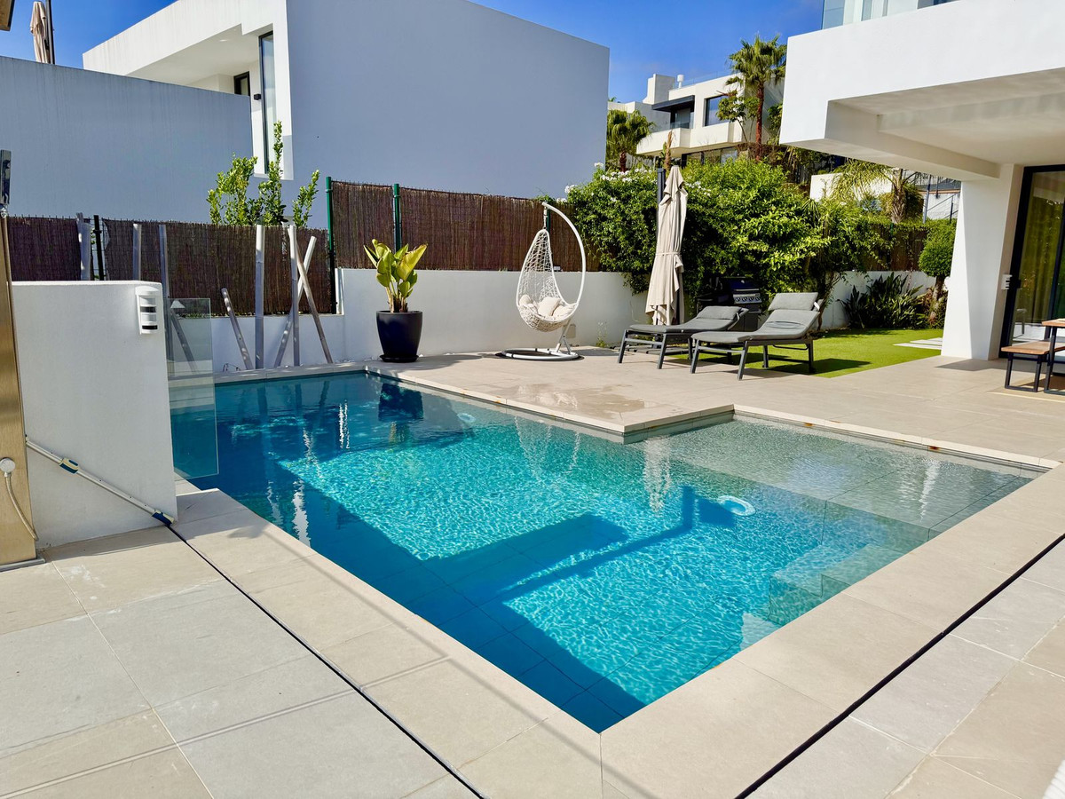 Estepona villa 4 Bedrooms